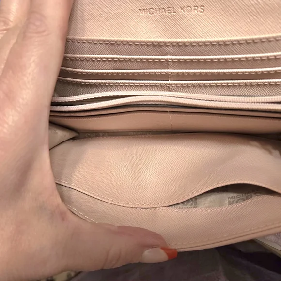 💥FINAL PRICE DROP💥💫Vintage Michael Kors "Continental" Pink Wallet💫 - Picture 3 of 4